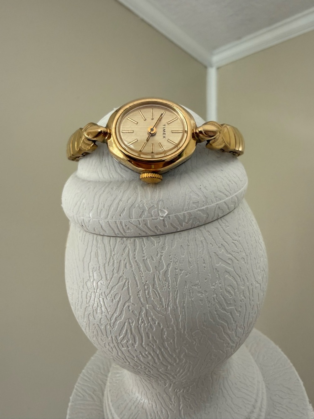 Vintage Timex Women's Gold Bracelet Watch with Round Dial